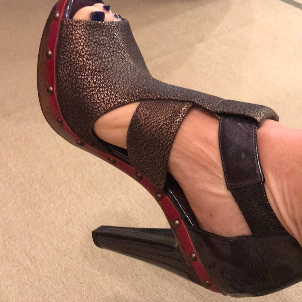 Nanette Lepore Heartbreak Shoe Bootie size 10